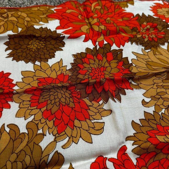 Four Vintage 70s Floral Placemats - Picture 2 of 2